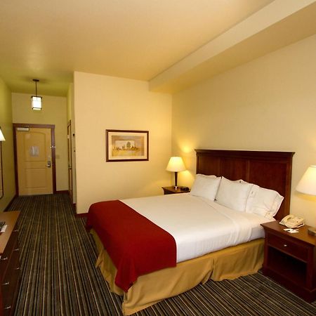 Holiday Inn Express Turlock By Ihg Dış mekan fotoğraf