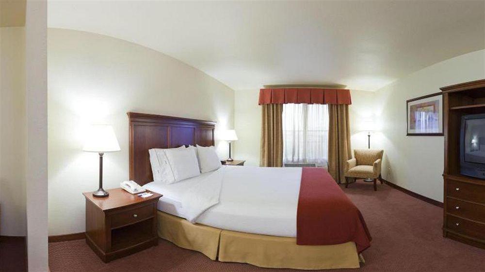 Holiday Inn Express Turlock By Ihg Dış mekan fotoğraf