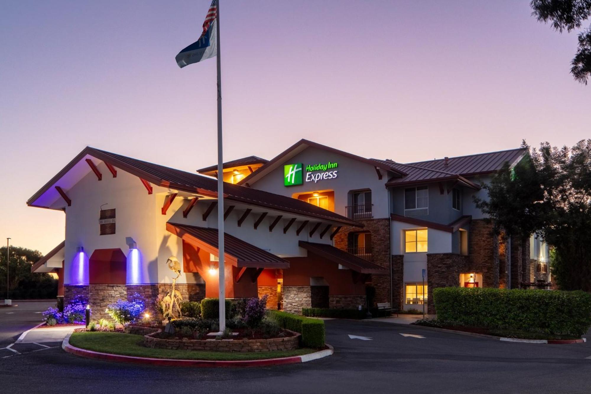 Holiday Inn Express Turlock By Ihg Dış mekan fotoğraf