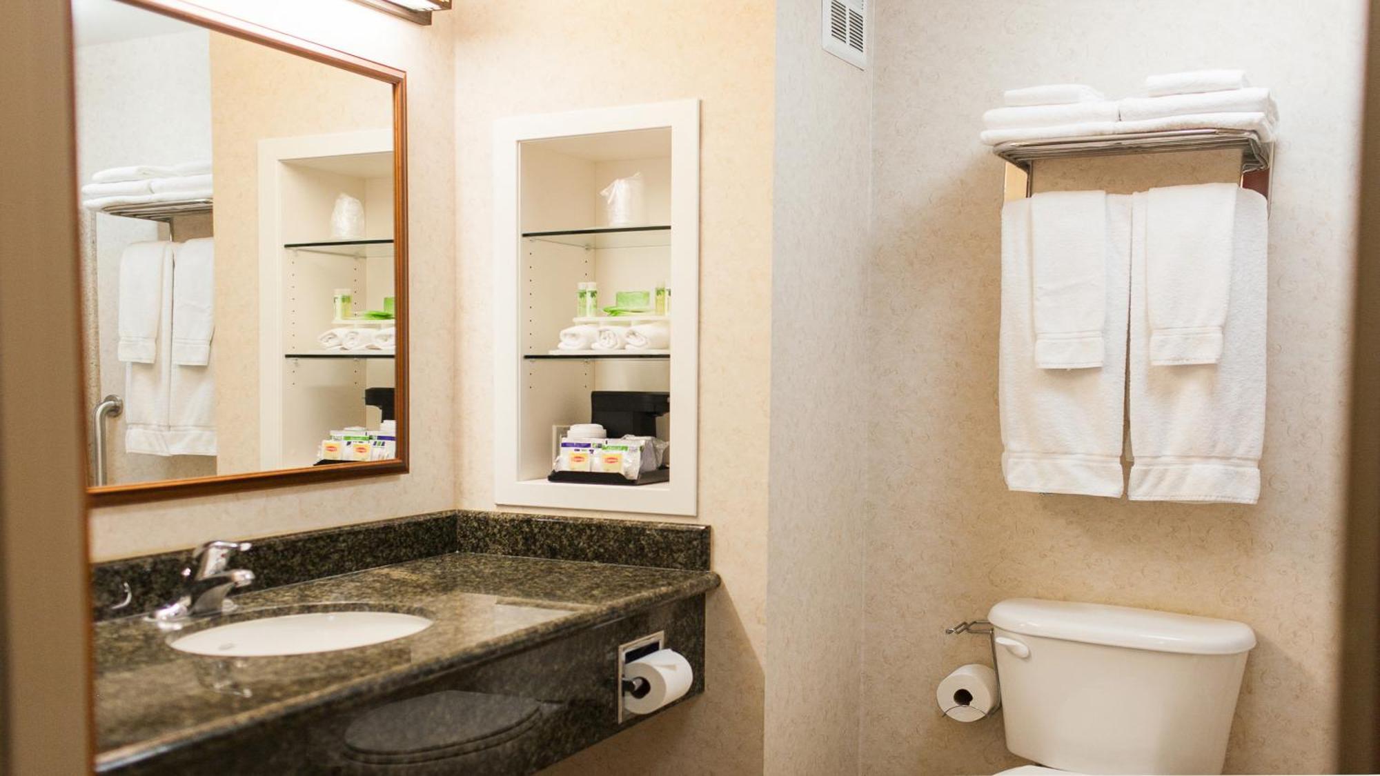 Holiday Inn Express Turlock By Ihg Dış mekan fotoğraf