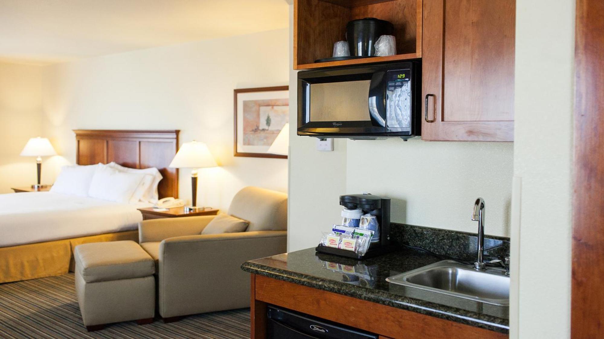 Holiday Inn Express Turlock By Ihg Dış mekan fotoğraf