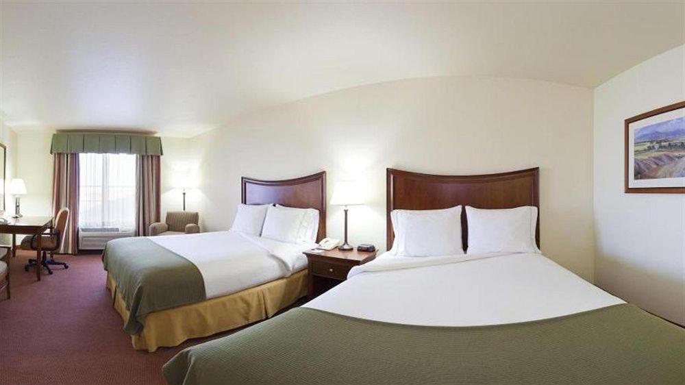 Holiday Inn Express Turlock By Ihg Dış mekan fotoğraf